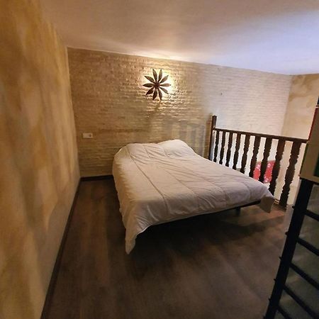 Apartamento Coqueto dúpex en el casto antiguo de Triana Sevilla Exterior foto