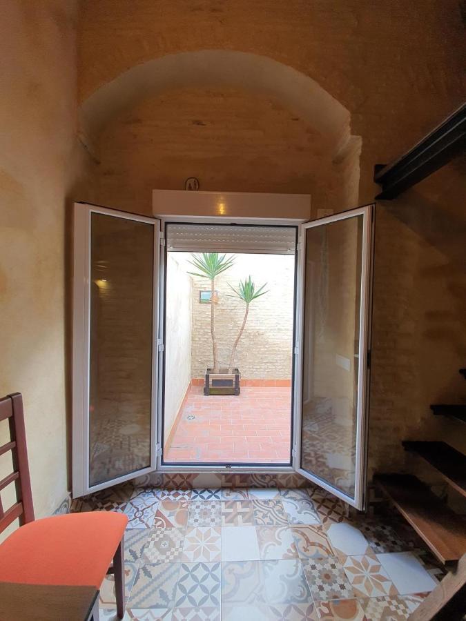 Apartamento Coqueto dúpex en el casto antiguo de Triana Sevilla Exterior foto